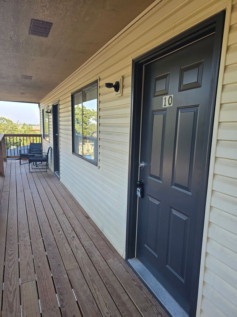 1 Bedroom 1 Bathroom Apartment – photo 2