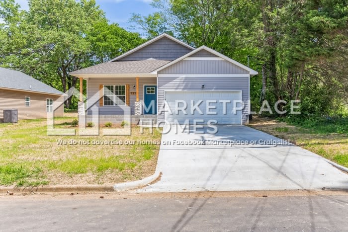 1612 College St SE – photo 1