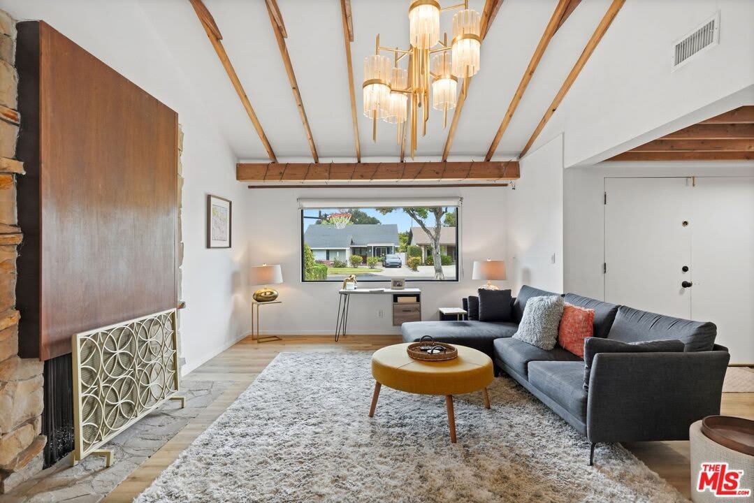 6558 Lasaine Ave – photo 5