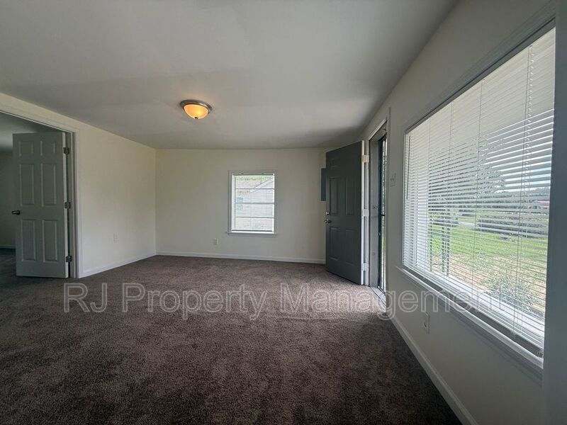 3742 Berry Ln – photo 2