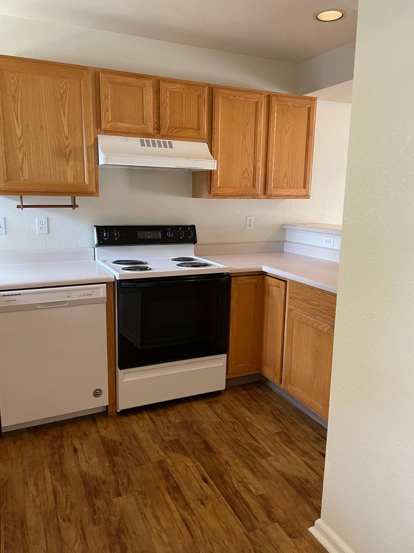 2950 Neil Dr Apt 8 – photo 5