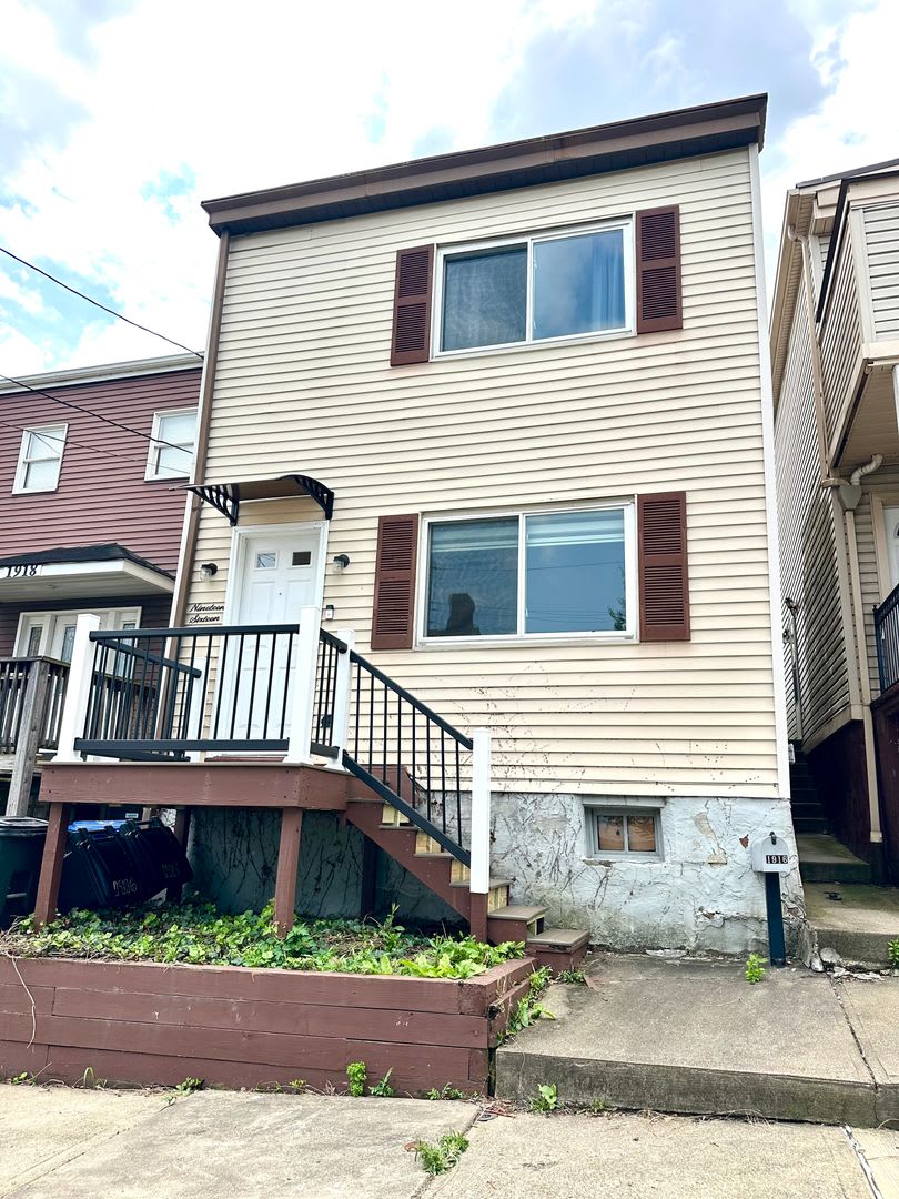 Modern 2 Bed/2 Bath in South Side Slopes – photo 1