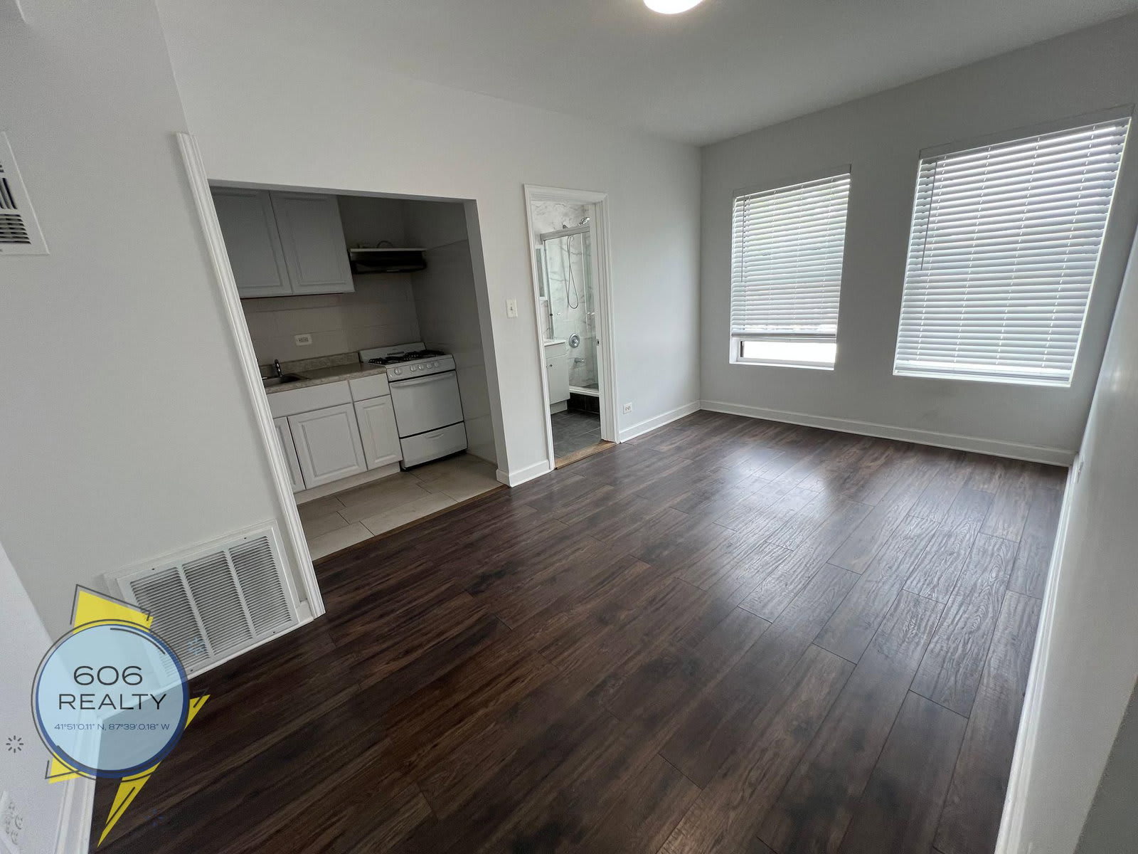 3420 West Irving Park Road – photo 3