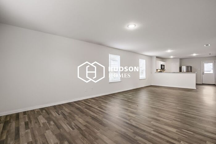 317 Flagship – photo 3