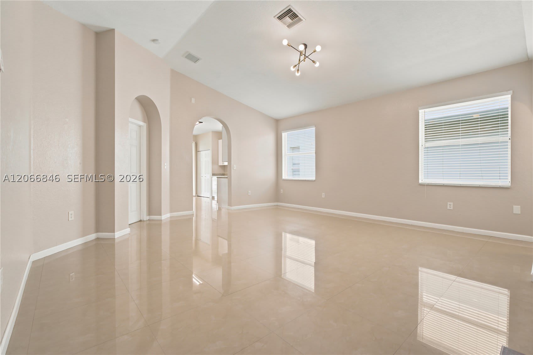 3710 NE 22nd Pl – photo 3