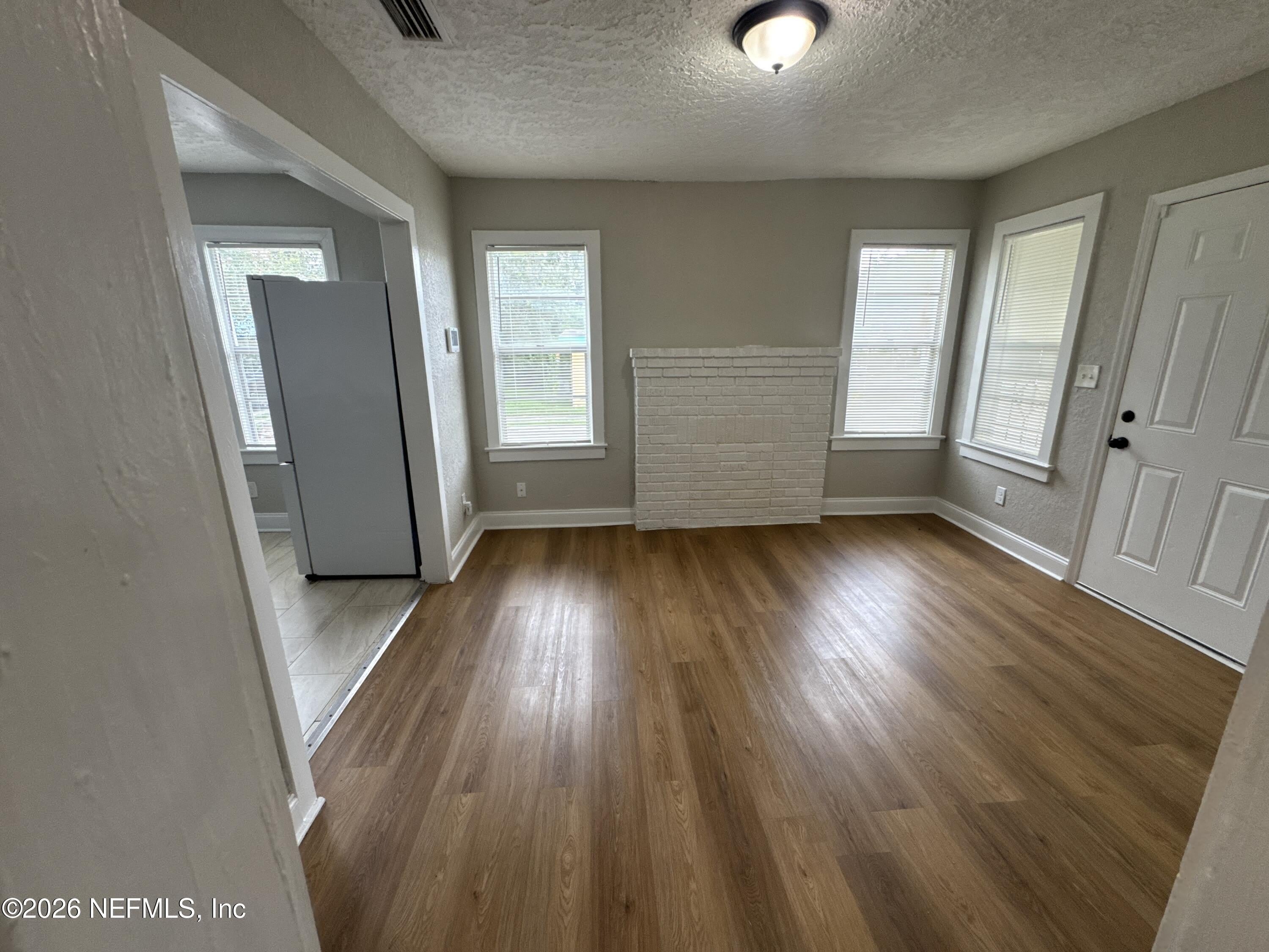 1645 W 12Th Street – photo 5
