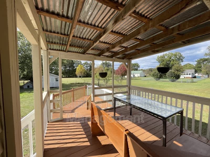 108 Patricia Drive – photo 2