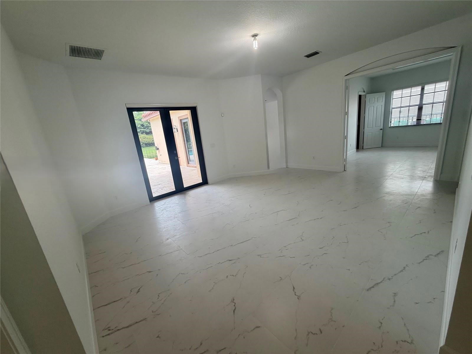 8711 Northwest 41st Street – photo 3