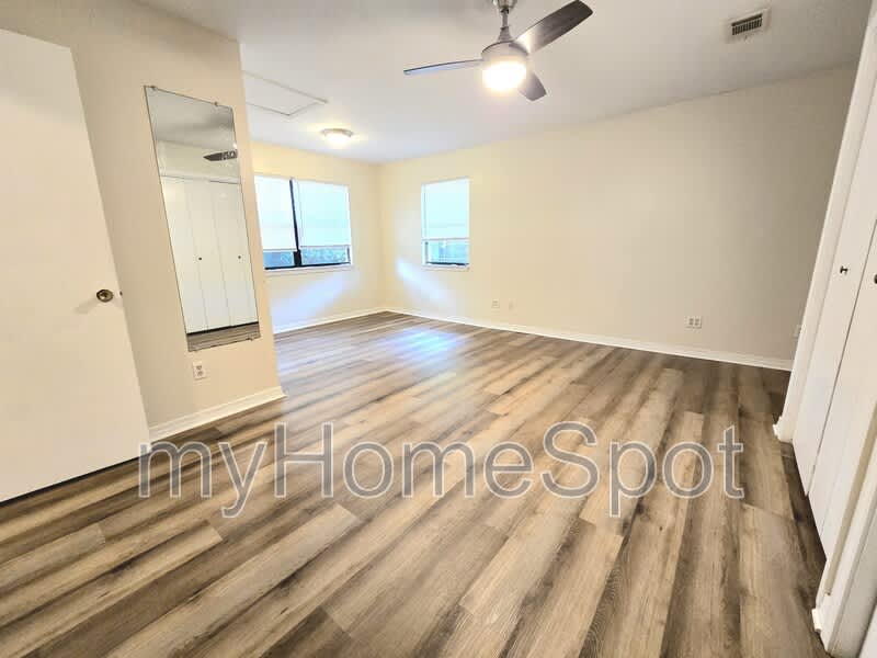 909 Springbrook Ave – photo 4