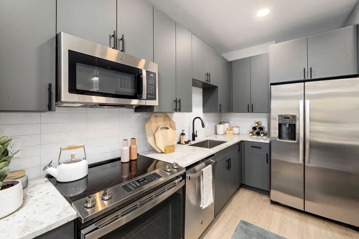 Chester Hills Apartments – photo 2