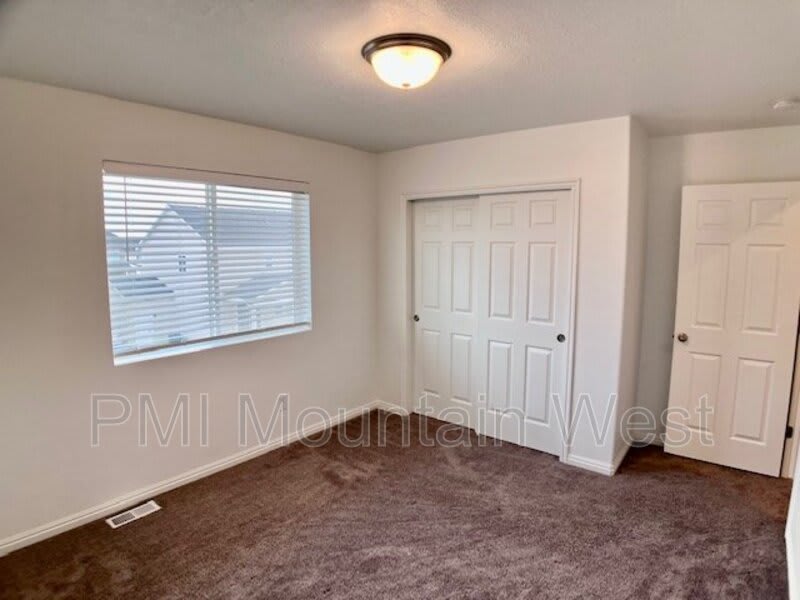2013 W 950 N – photo 4