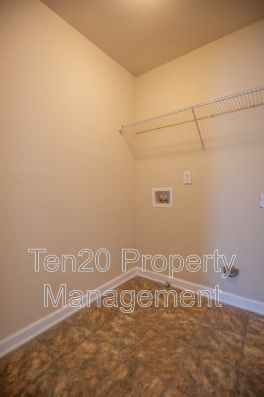 24 Sword Street – photo 4
