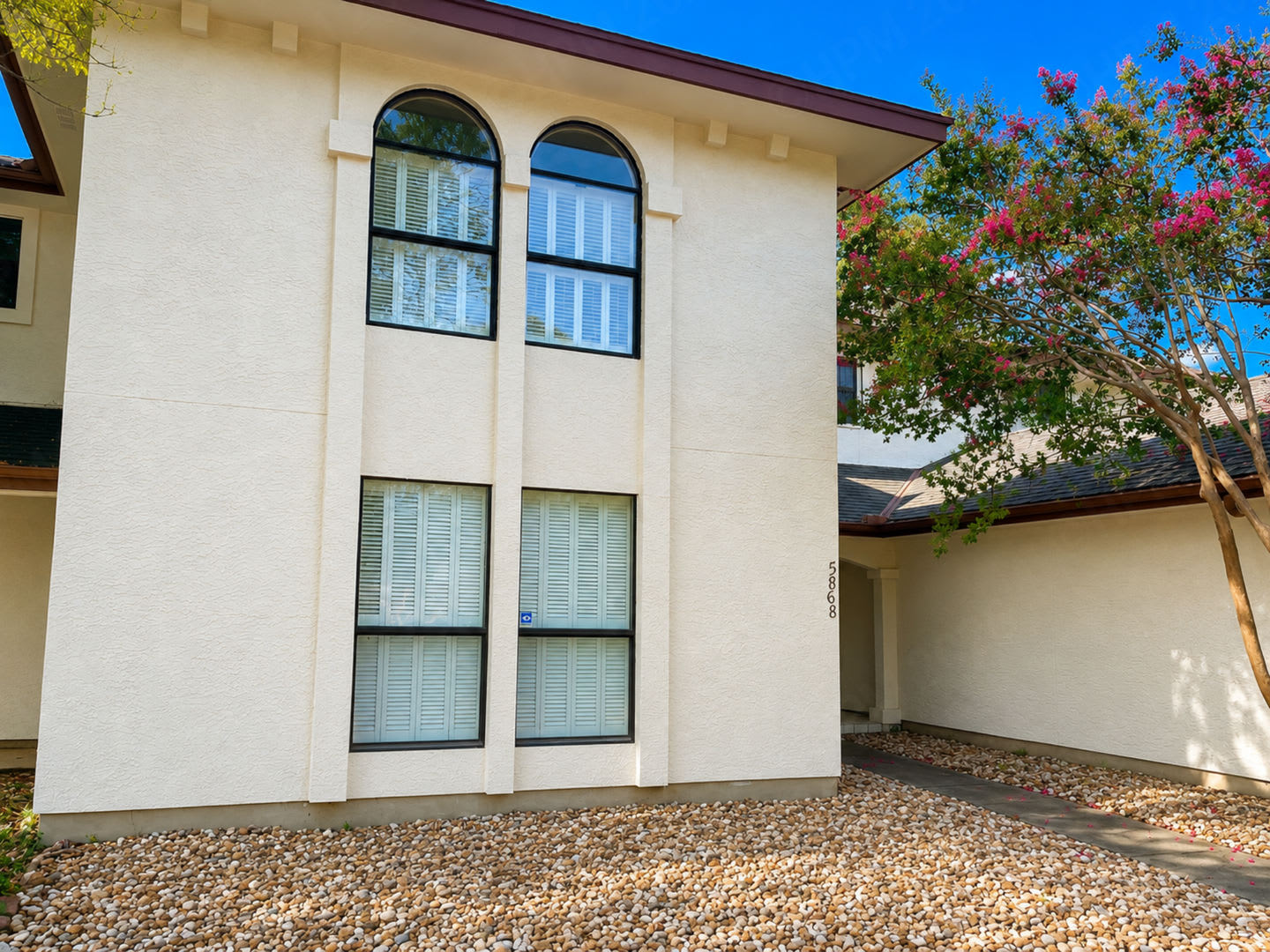 Move-In Special. 1 Month Free Rent with a 12-month lease – photo 2