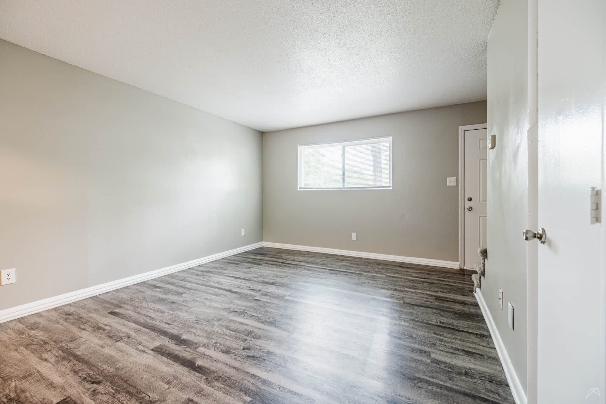 Walnut Creek Apartments – photo 4