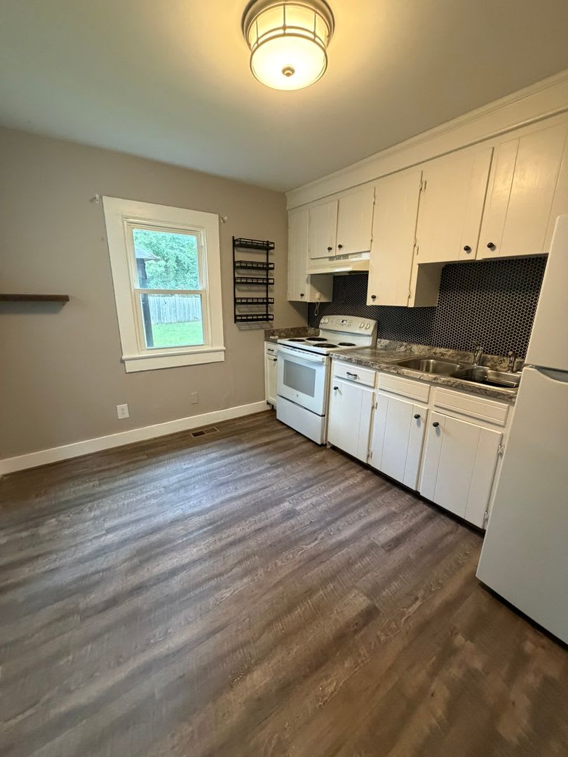2BD/ 1BA Blair Street – photo 3