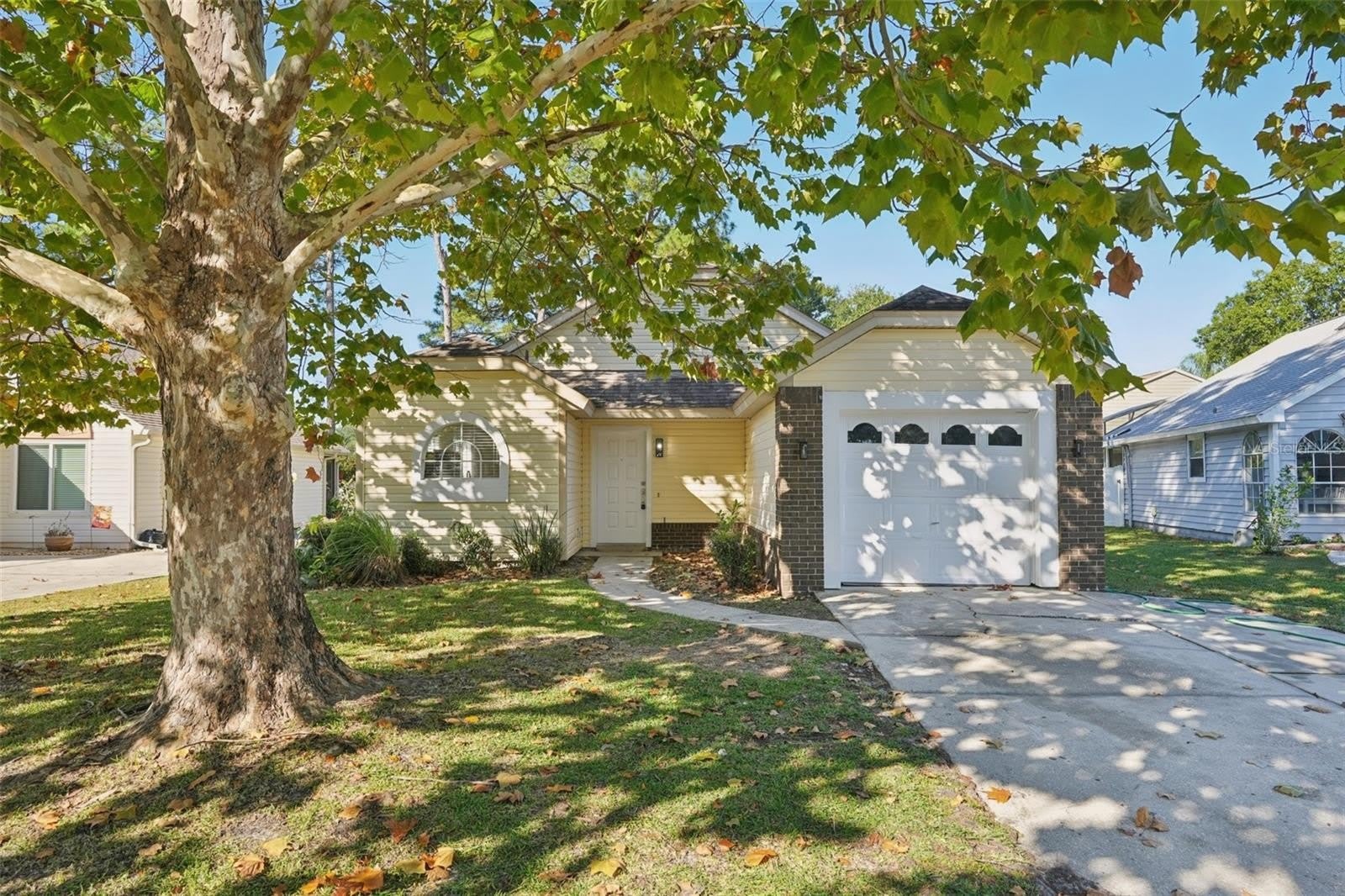 123 EDGEWATER CIR – photo 1