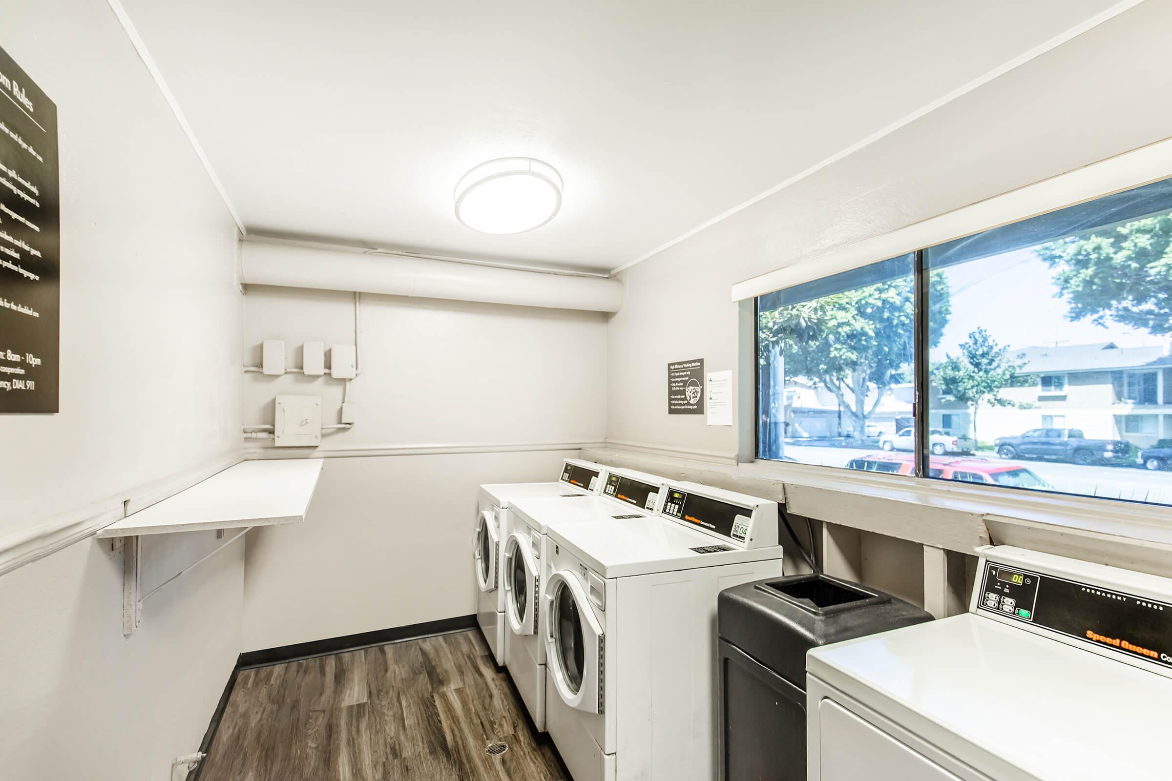 Palm Lane Apartment Homes – photo 4