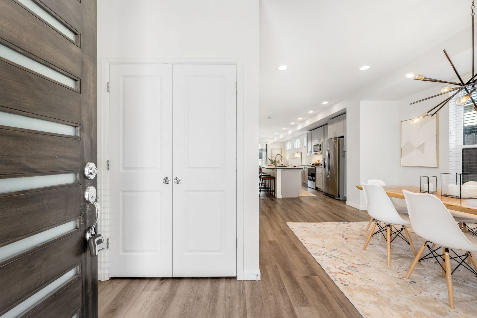 Spacious 5-Bedroom Duplex in Denver Near Sloan’s Lake – photo 3