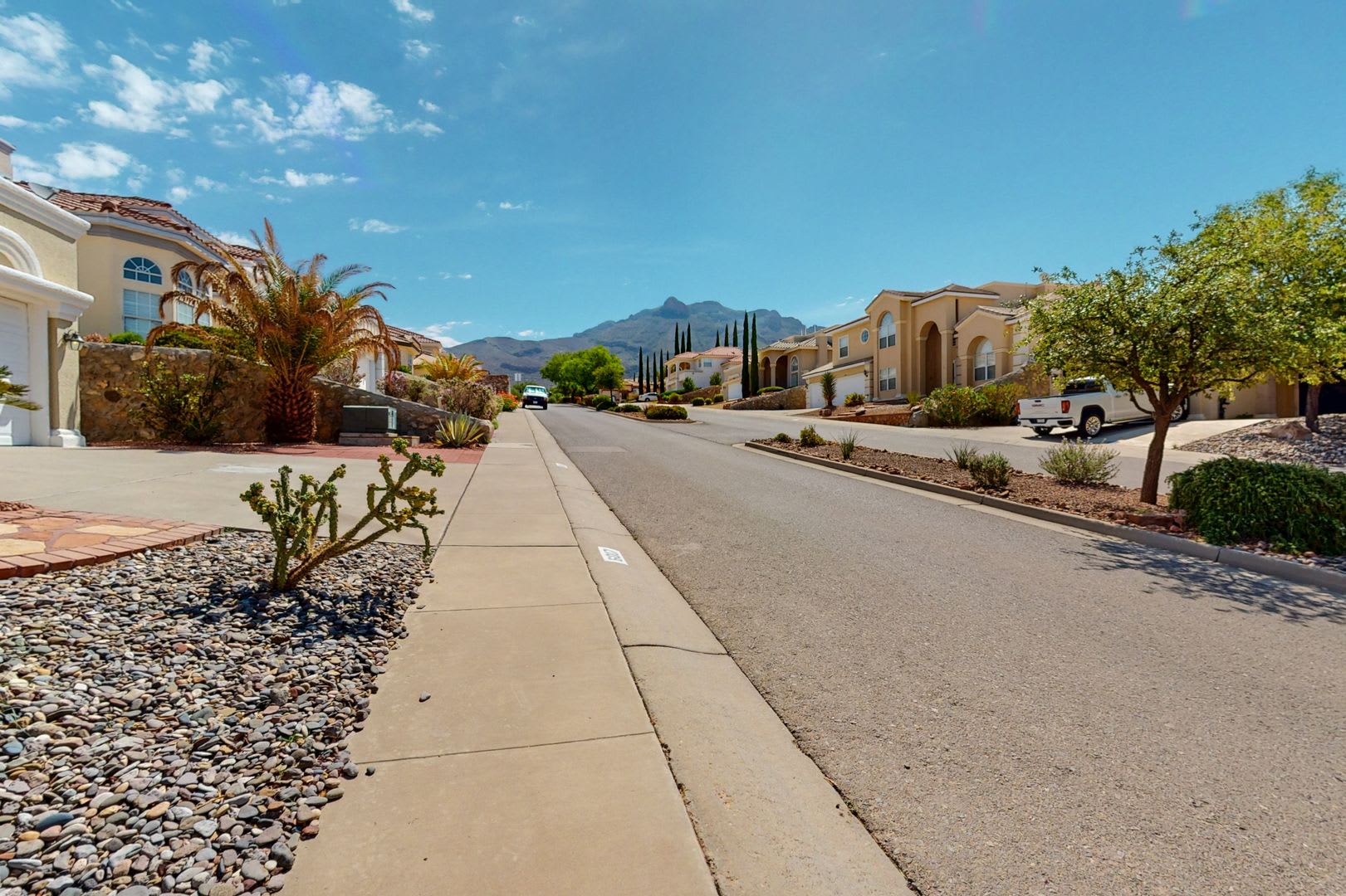 Stunning 4 bedroom, 3 bath home in West El Paso! – photo 5