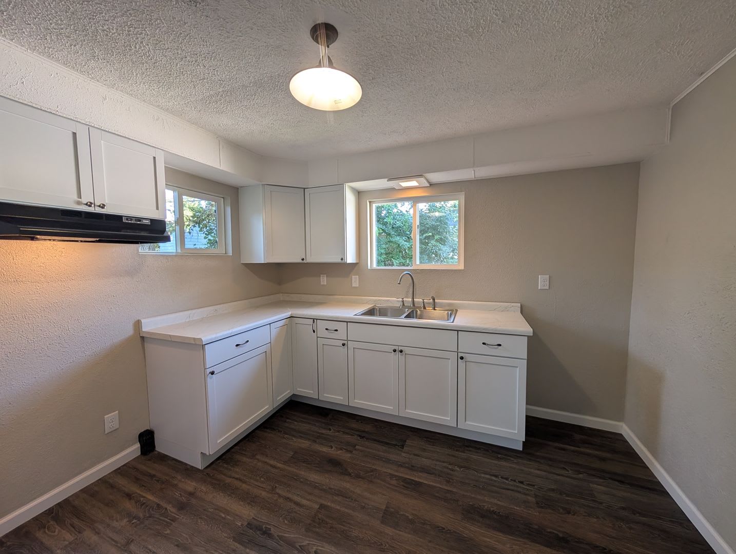 Completely Renovated 3-Bedroom, 1-Bathroom Home – $1,200/Month – photo 2