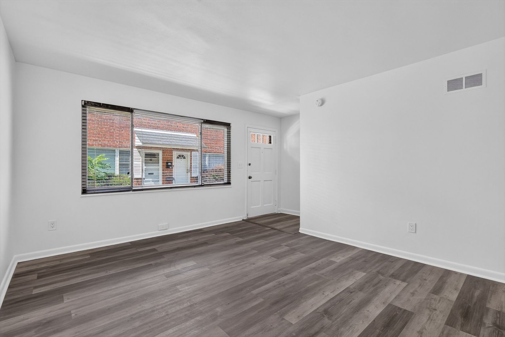 Freshly Renovated 2-Bedroom Condo Near Laurel Shopping & Dining – photo 5