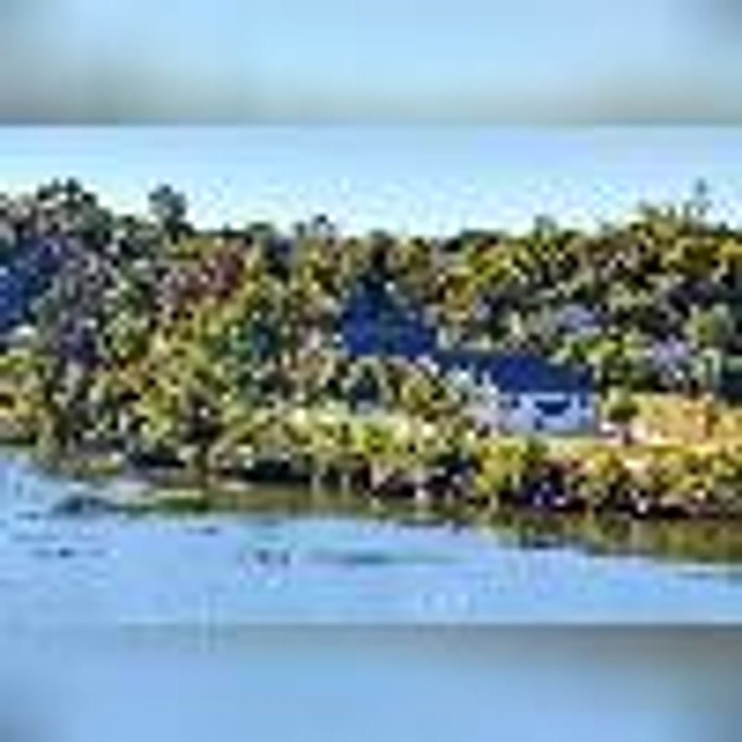 Lakeside Living in Loudon – photo 2