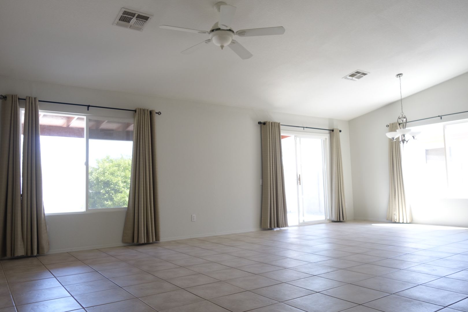 Nw Silverbell And Continental Reserve 3 Bedroom 2 Bath House With A C Garage And Fenced Yard – photo 3