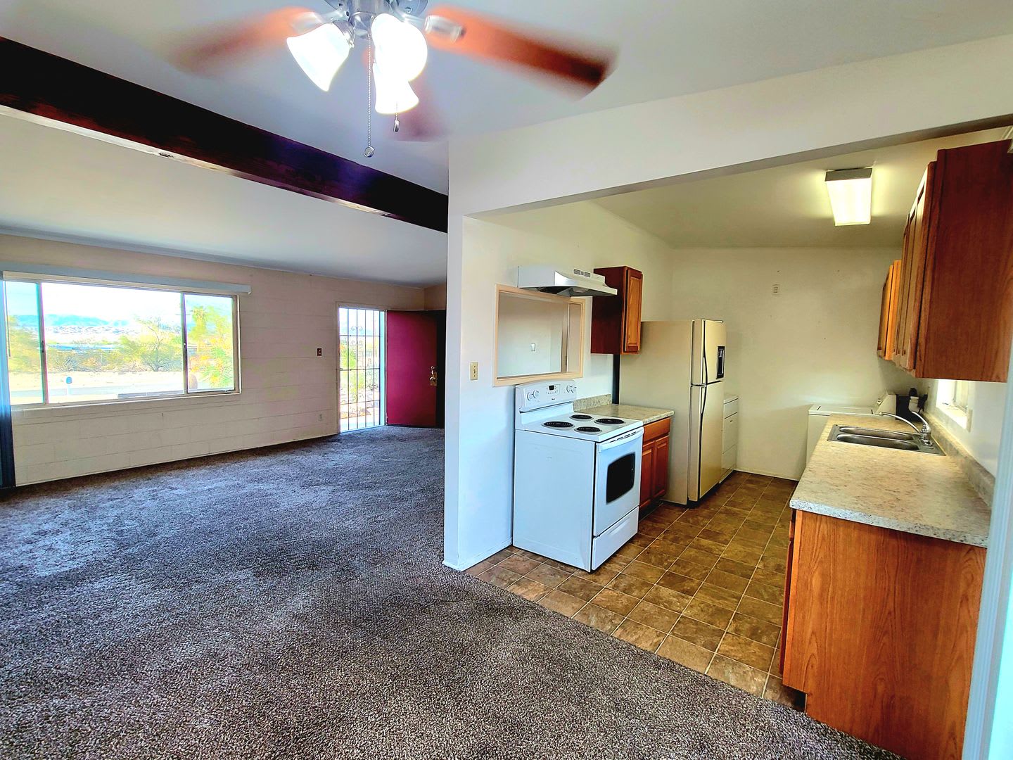 Eclectic 2 Bedroom 1 Bathroom Home – photo 3