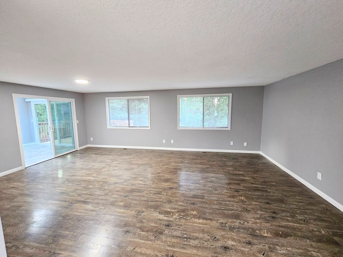Lovely 3 Bedroom 2 Bath House With 2 Car Garage – photo 3