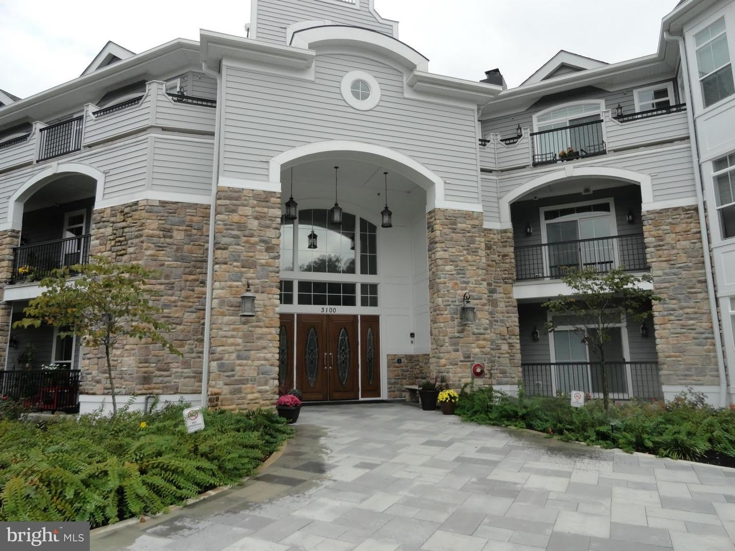 3100 STONE CLIFF DR #201 – photo 1