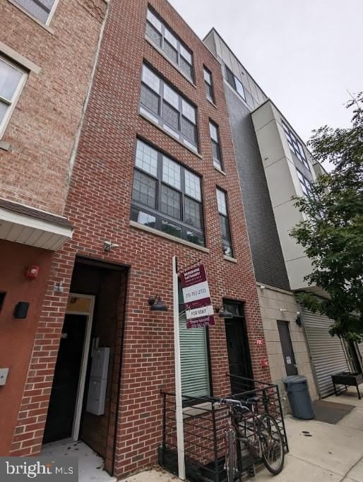 1524 RIDGE AVENUE – photo 2