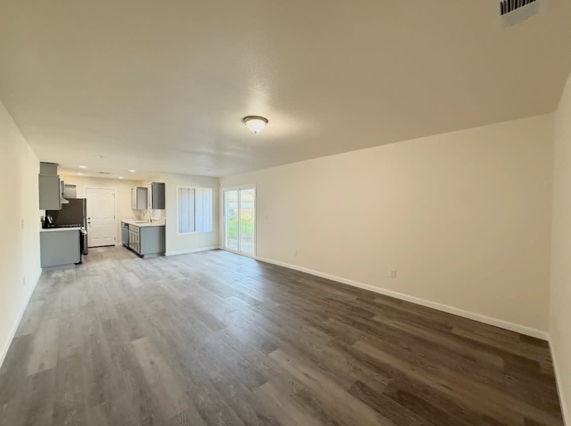 1422 Lansing St – photo 2