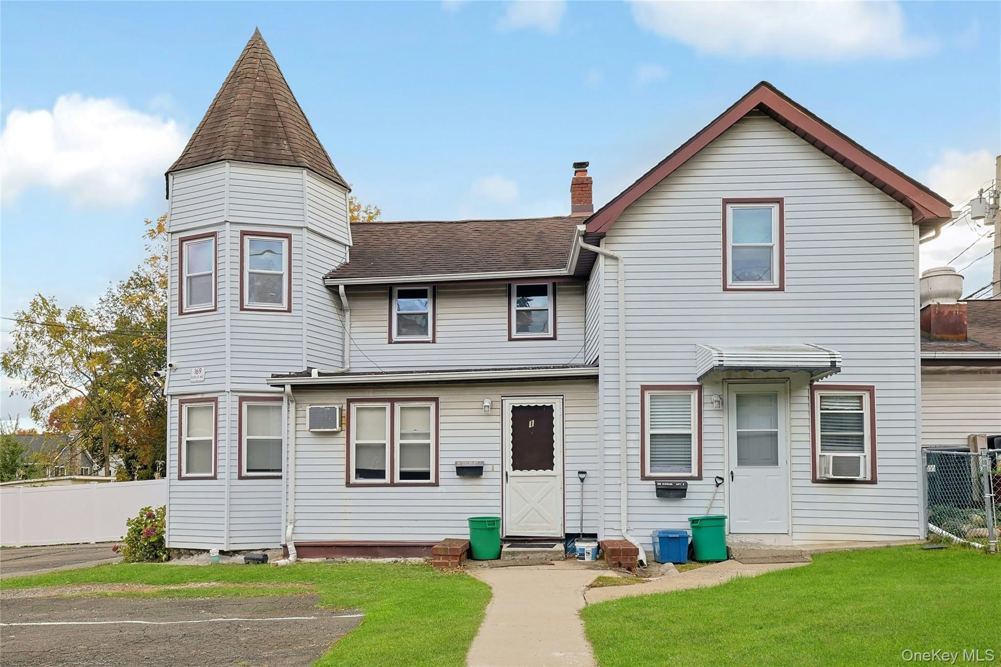 169 Sickles Avenue – photo 4