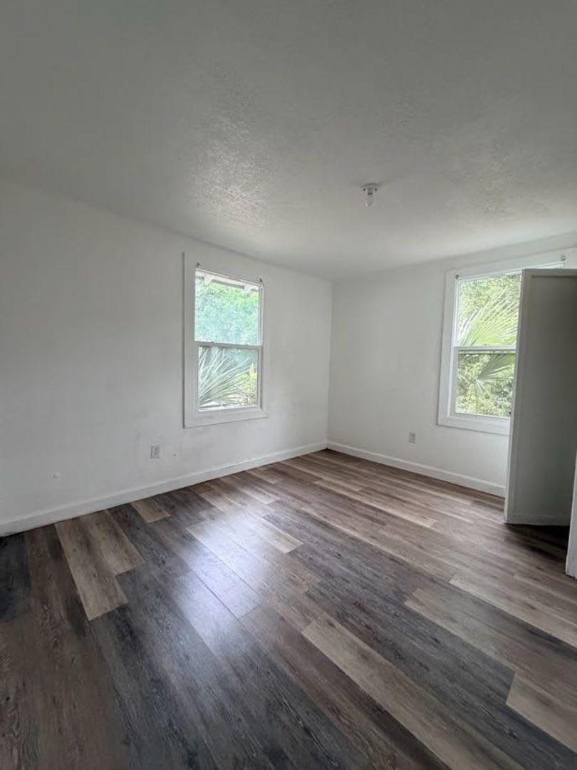 Completely Renovated 3 Bedroom, 1 Bath Home near Historic District in Leesburg – photo 3