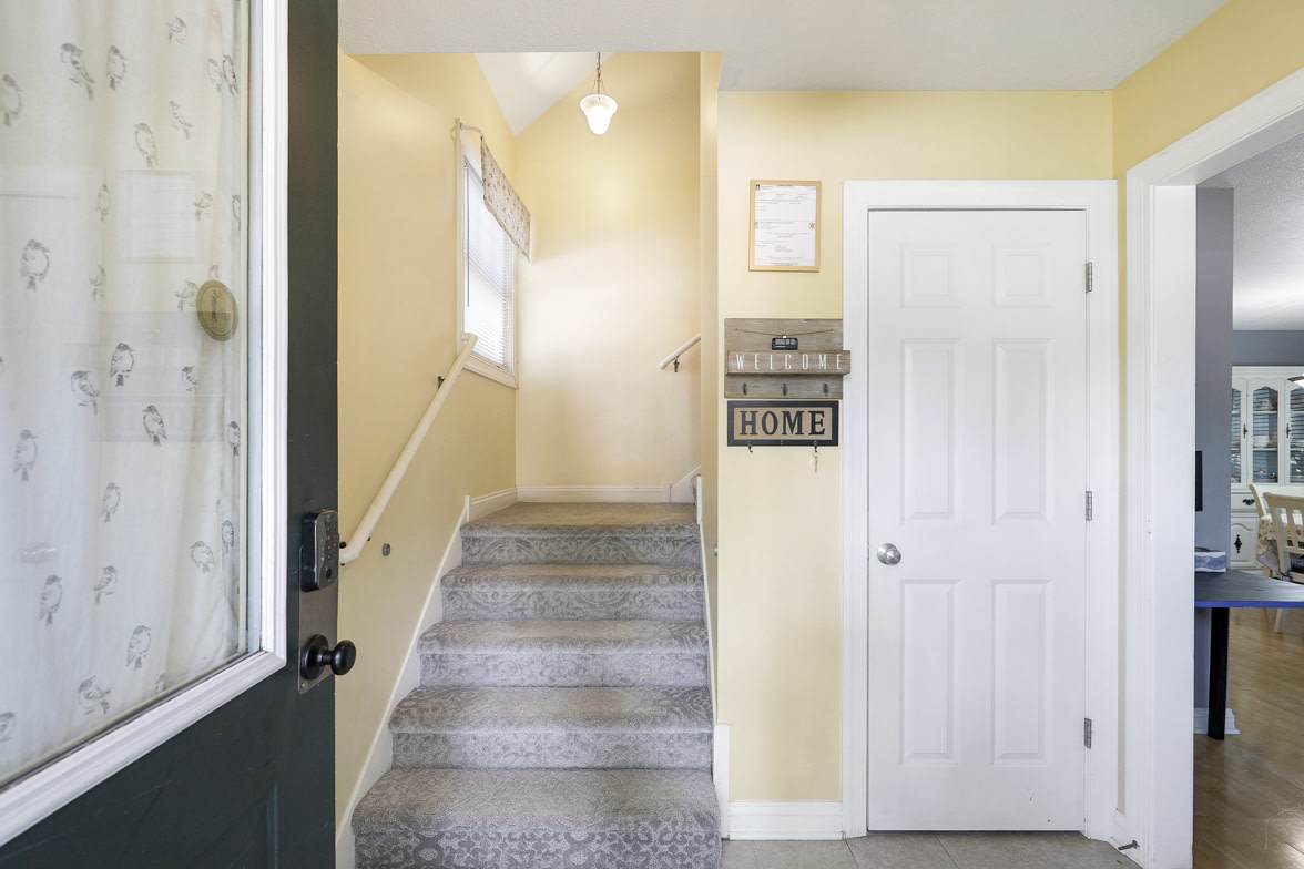 582 State Street – photo 5