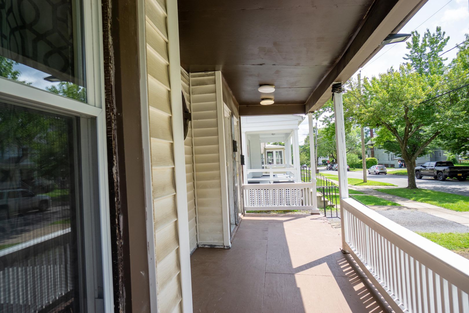 725 Livingston – photo 5