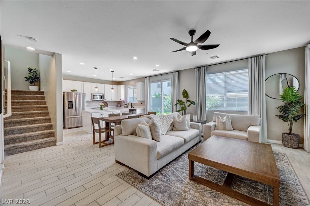 372 Silva Place – photo 4