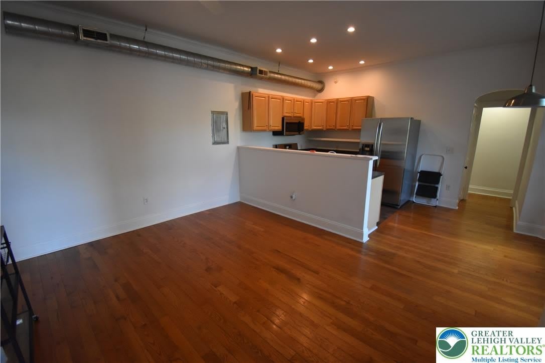 217 Spring Garden Street – photo 2