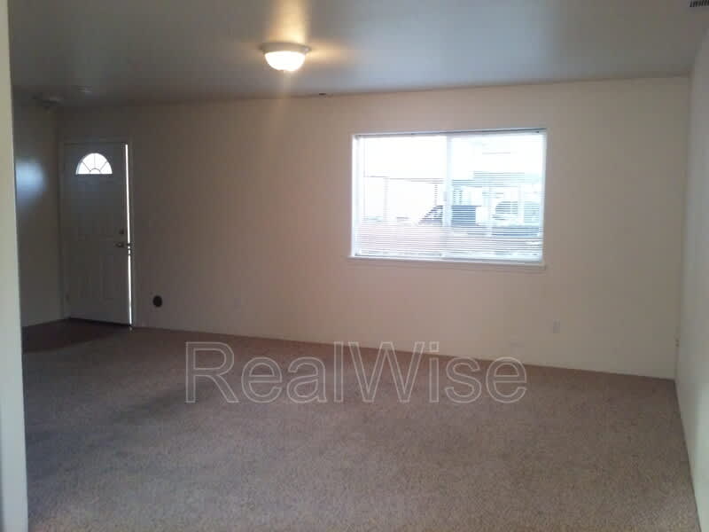 327 Pardee Ln – photo 2