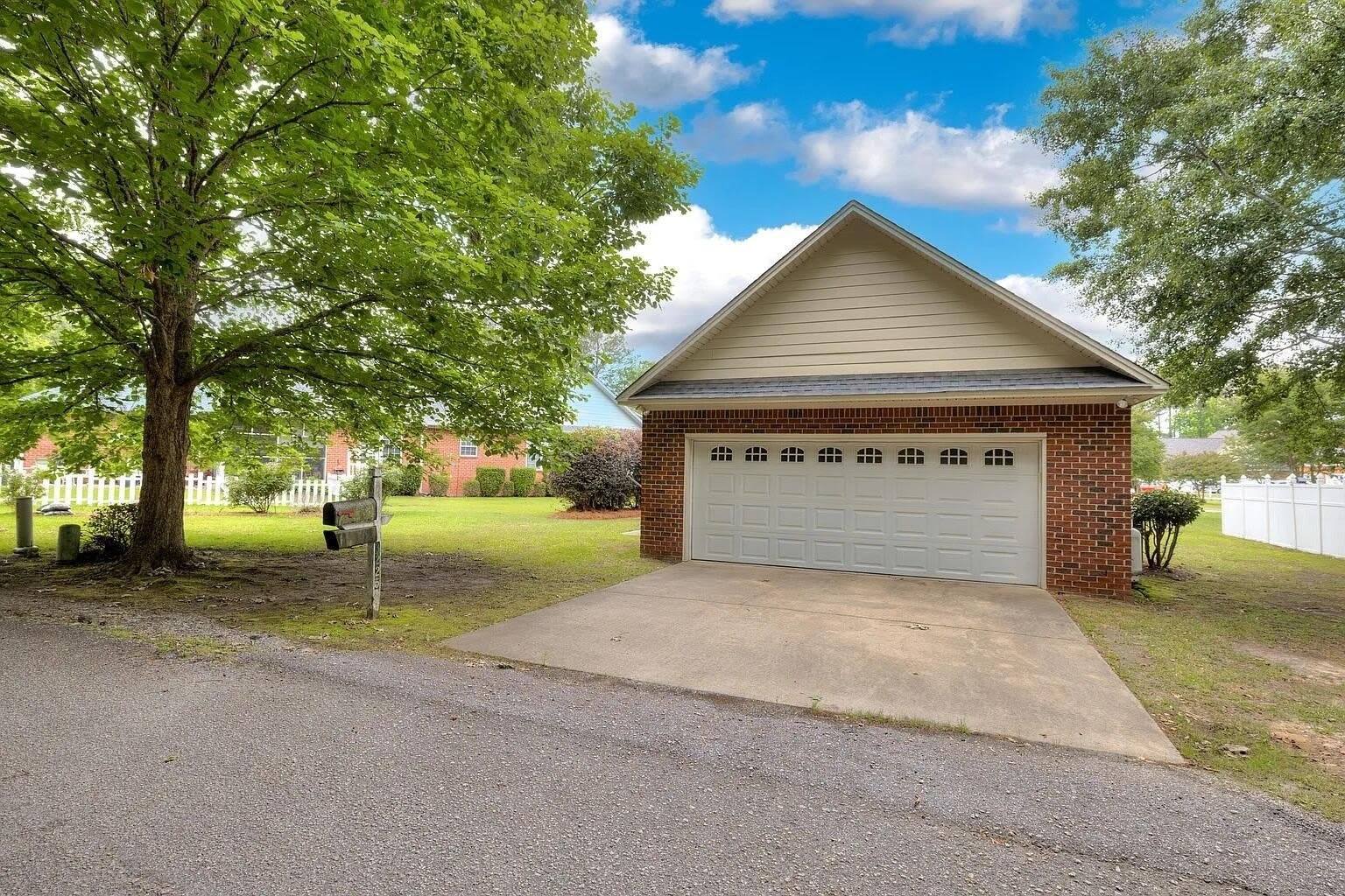 3225 Mayflower Lane – photo 5