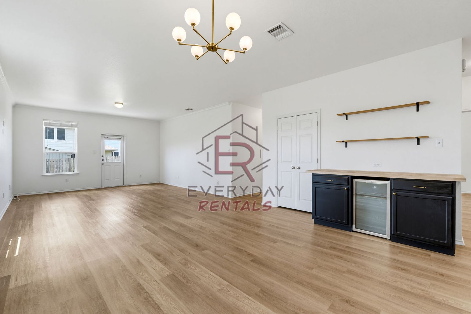 Cute home in Yowell Ranch – photo 4