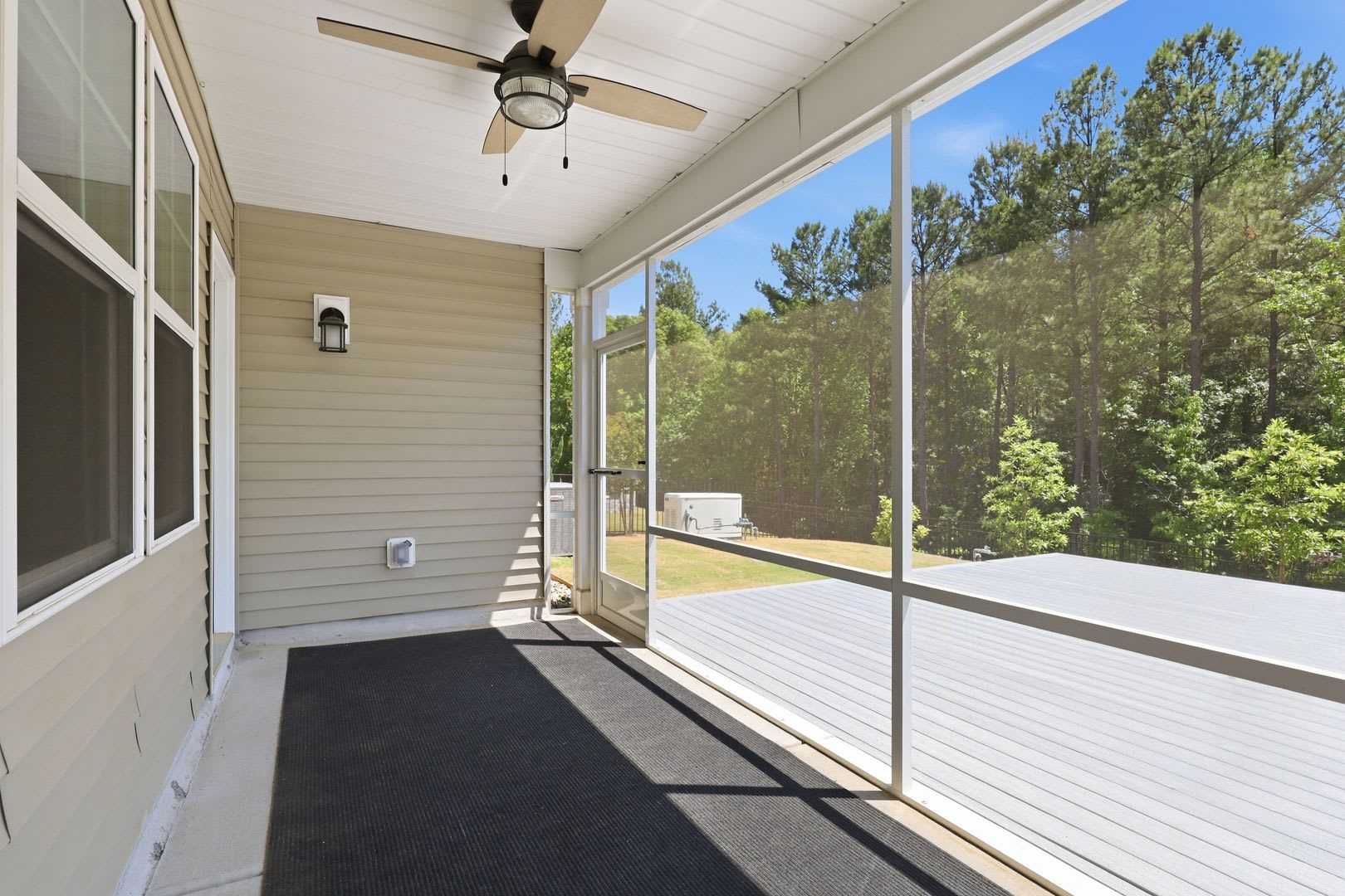 Modern 4-Bedroom Home in the Sought-After Ellis Crossing Community! – photo 5