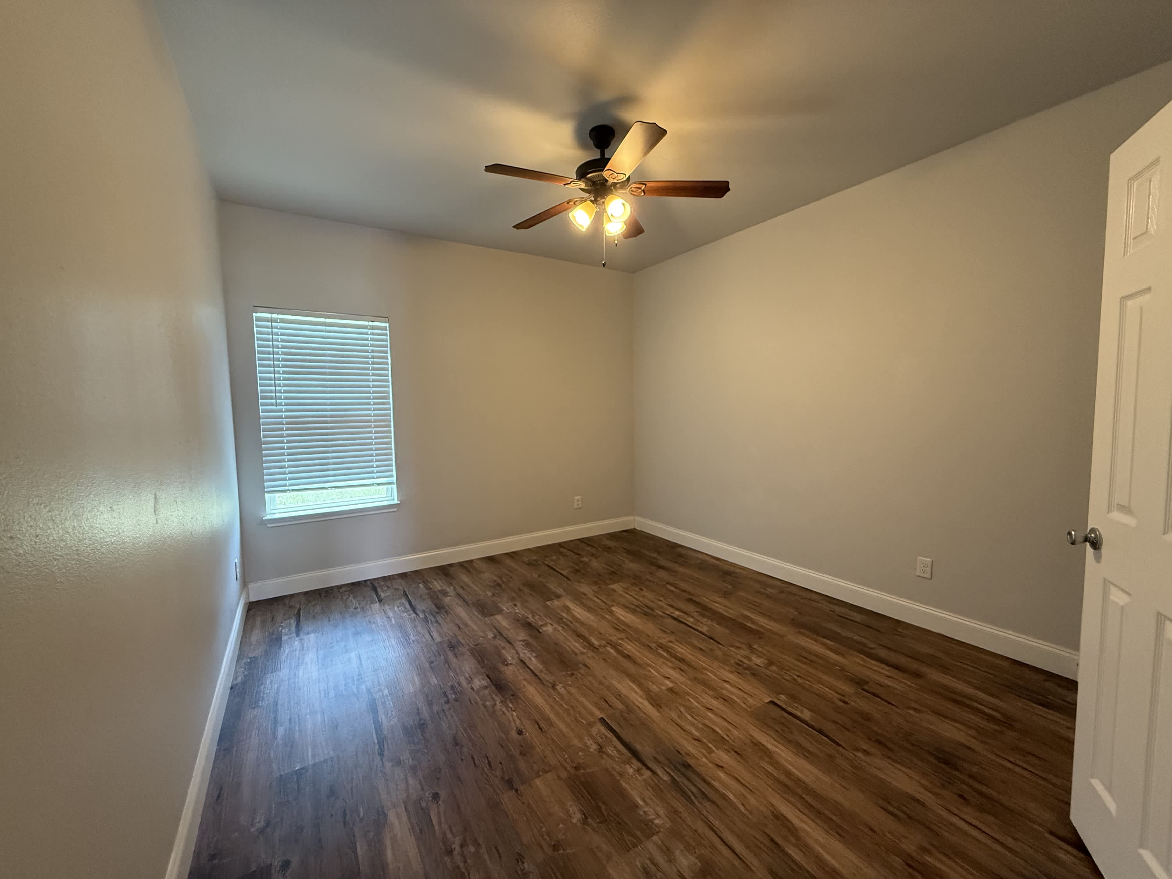 4705 Henry St – photo 5