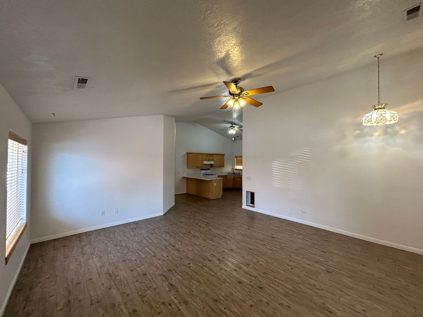 Available October! 4 Bed, 2 Bath, 2 Car Garage For Rent! – photo 4