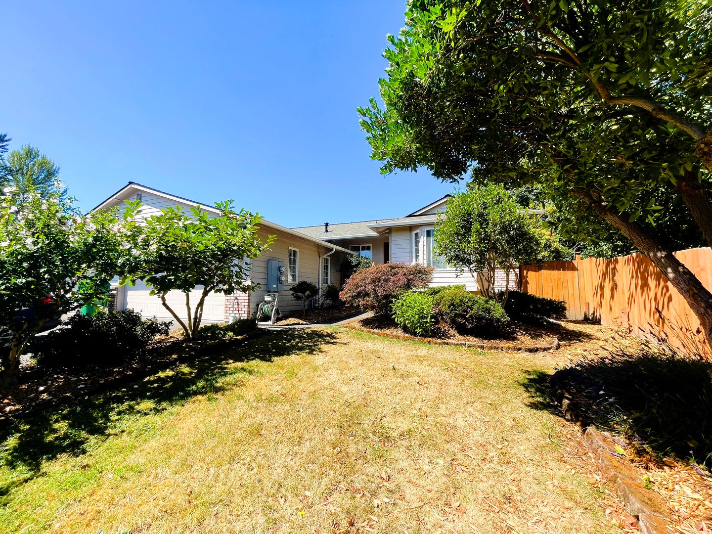 Recently updated Lynnwood Rambler in a quiet cul-de-sac – photo 2
