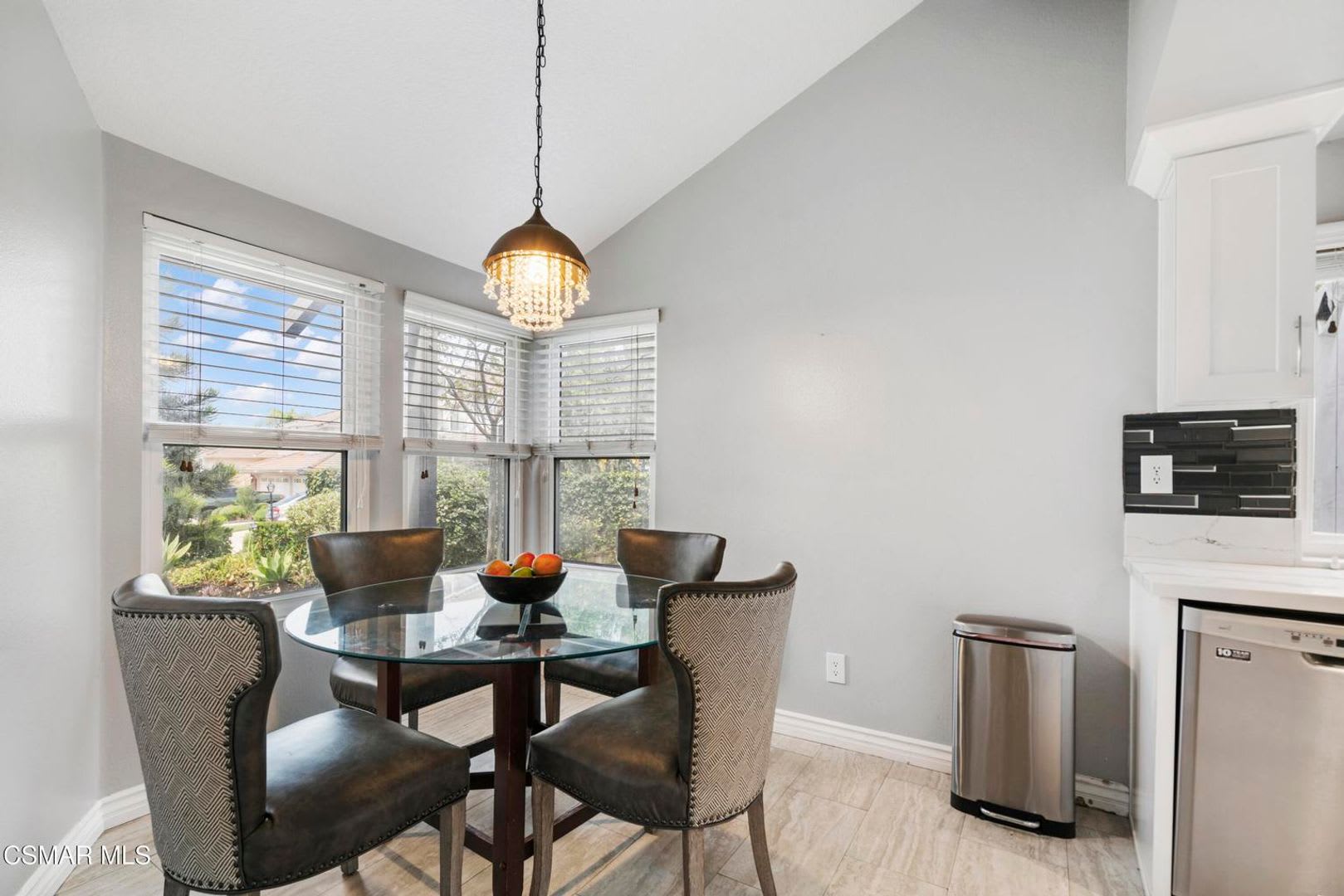 Gorgeous Shadow Run Home Perched On A Quiet Cul De Sac In Moorpark With Access To Community Pool Spa – photo 2