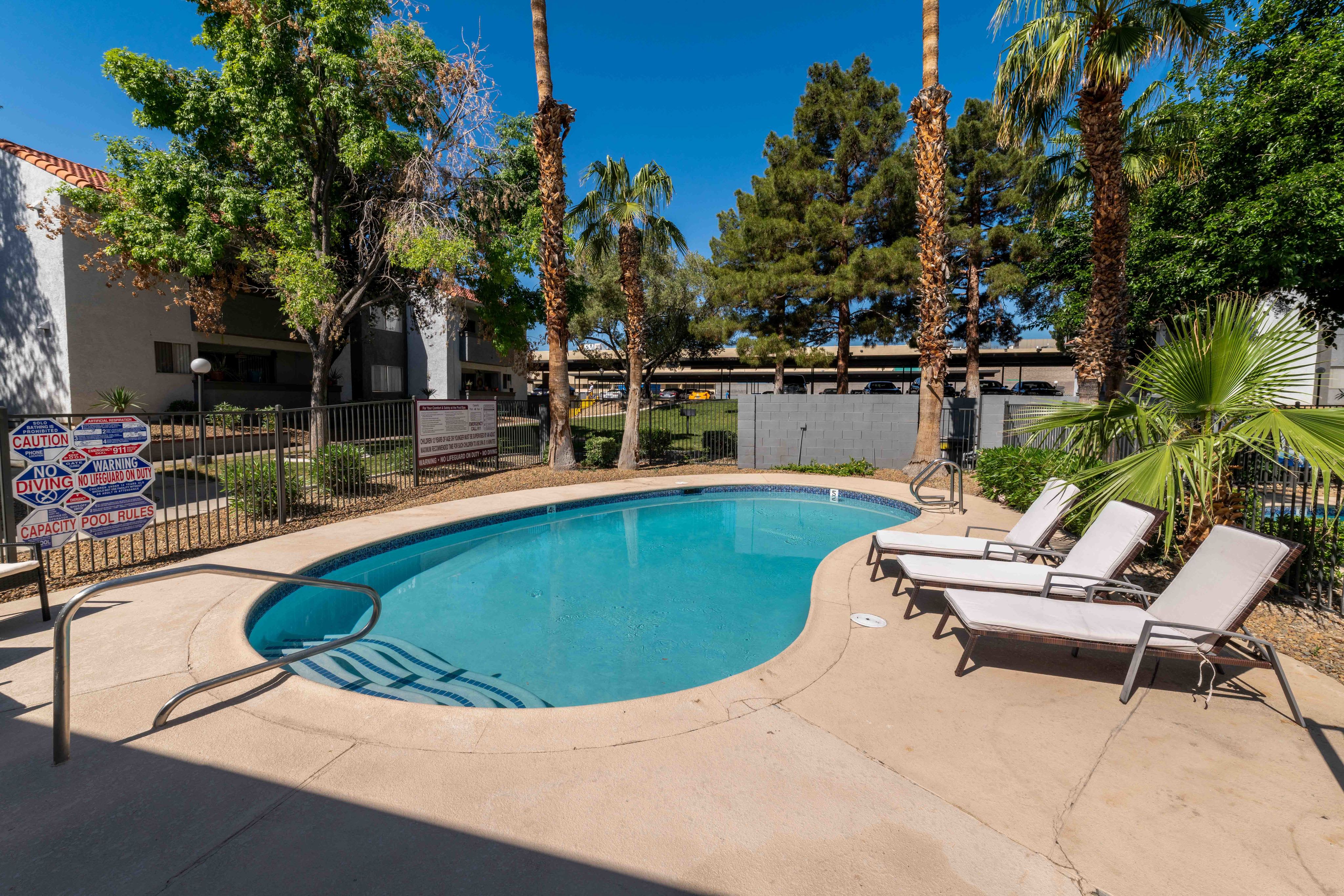 Villa Del Sol Apartments – photo 2