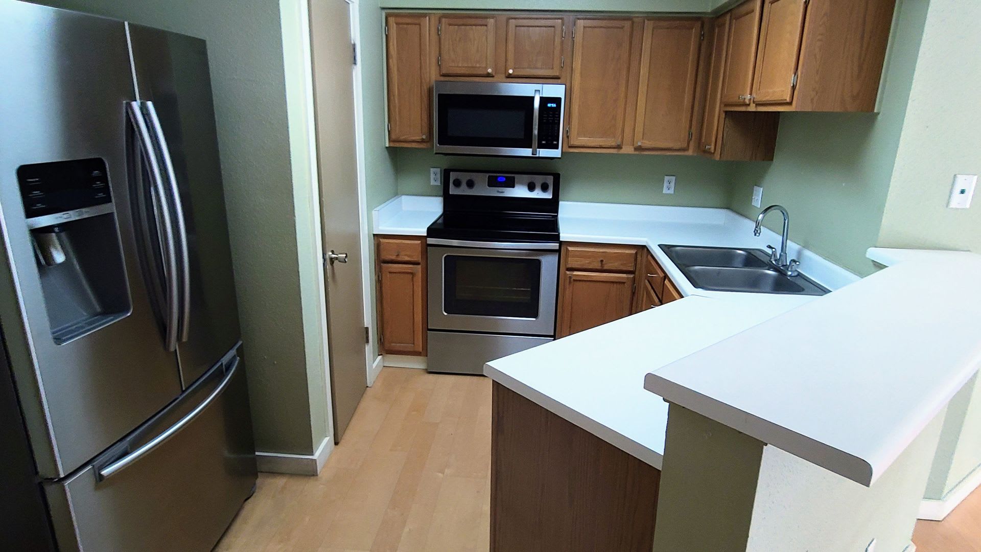 Gated Condo Off of Oltorf with Extra Large Private Balcony – photo 5