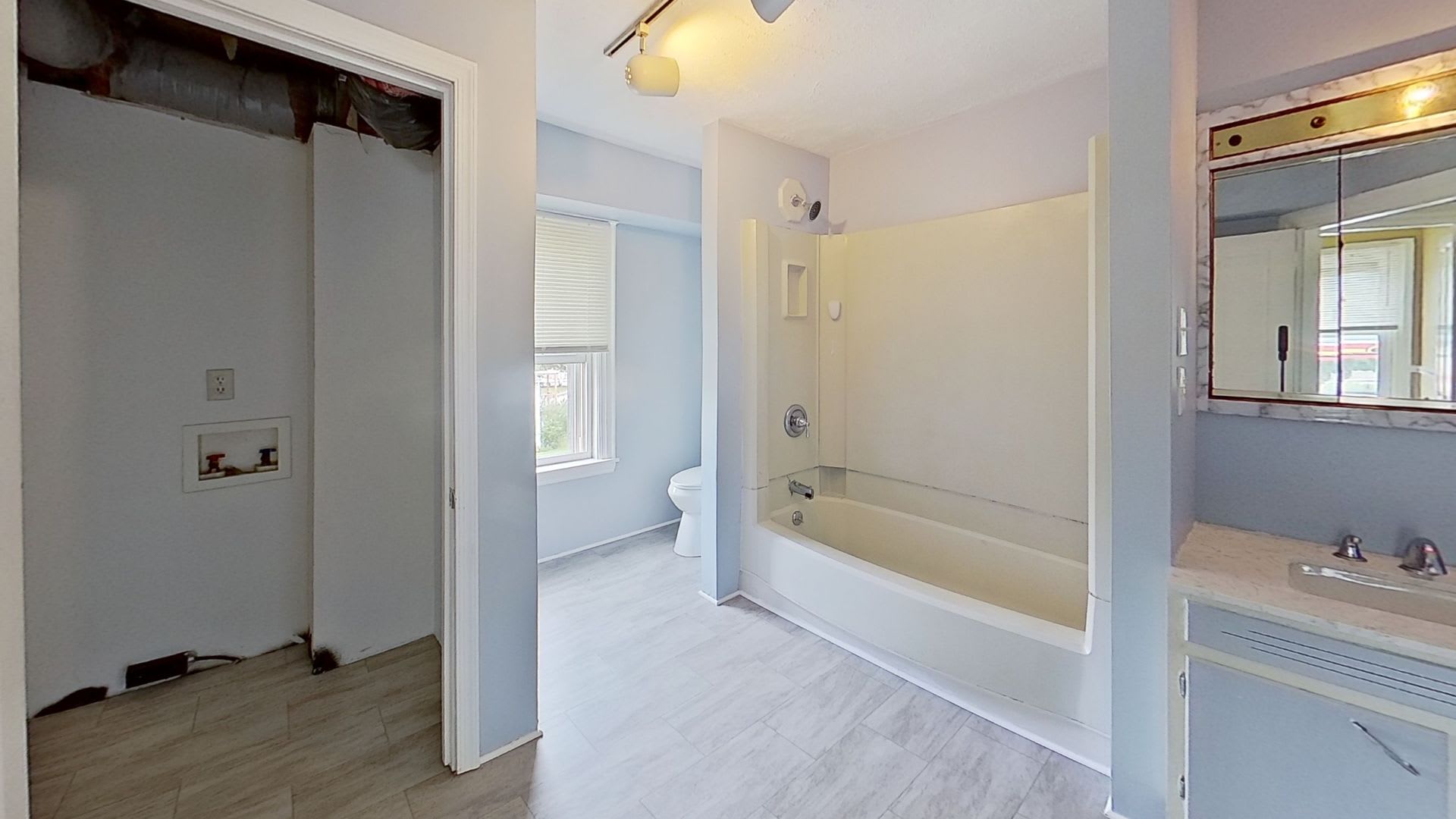 Newly Renovated Home in Etters – photo 5