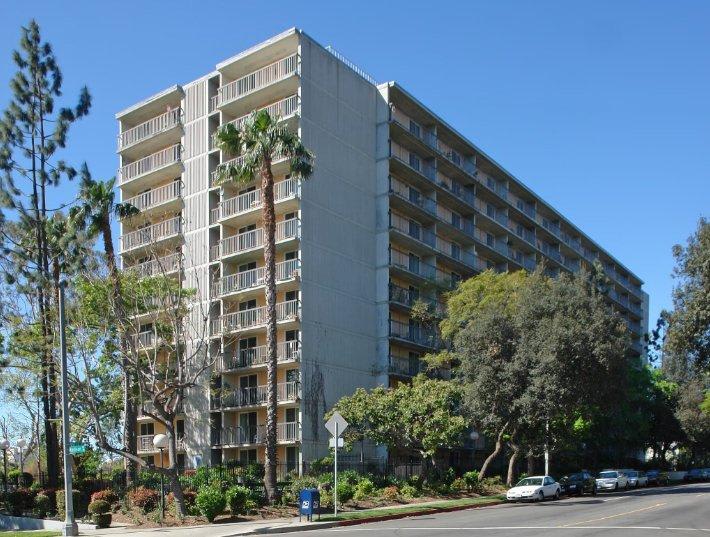 560 East Villa St. – photo 1